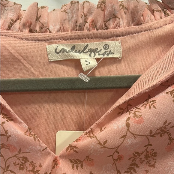 NWT Indulge Pink Puff Sleeve Ruffled Blouse - Picture 2 of 4